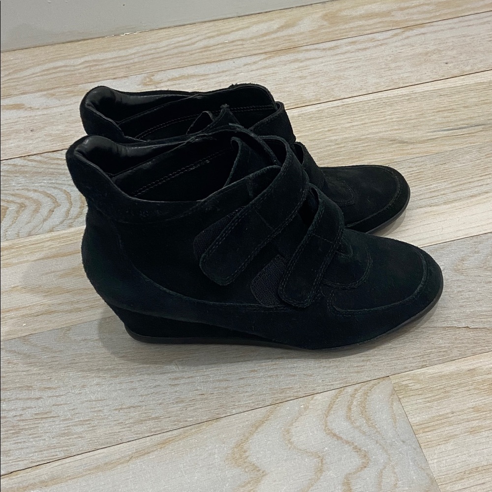 Aerosoles heel rest Suede Black Bootie wedge  Size 7 1/2